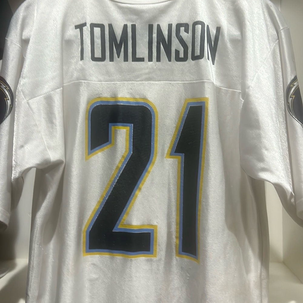 medium Chargers Tomlinson jersey